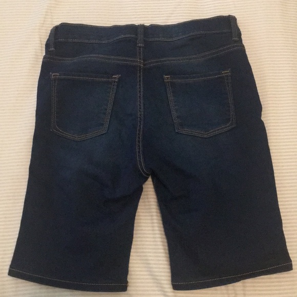 Shorts - Picture 2 of 4